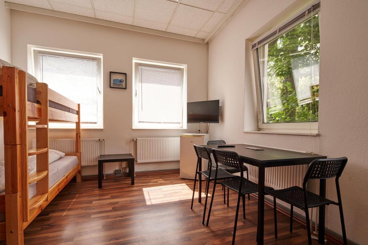 K 357 - Staffboarding - Personal- Und Monteurzimmervermietung Und Vermittlung In Hamburg Und Umgebung *